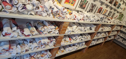 MIDLIFE Surprise BIGBOX!!! 25 T Shirts aus unserem alten Laden